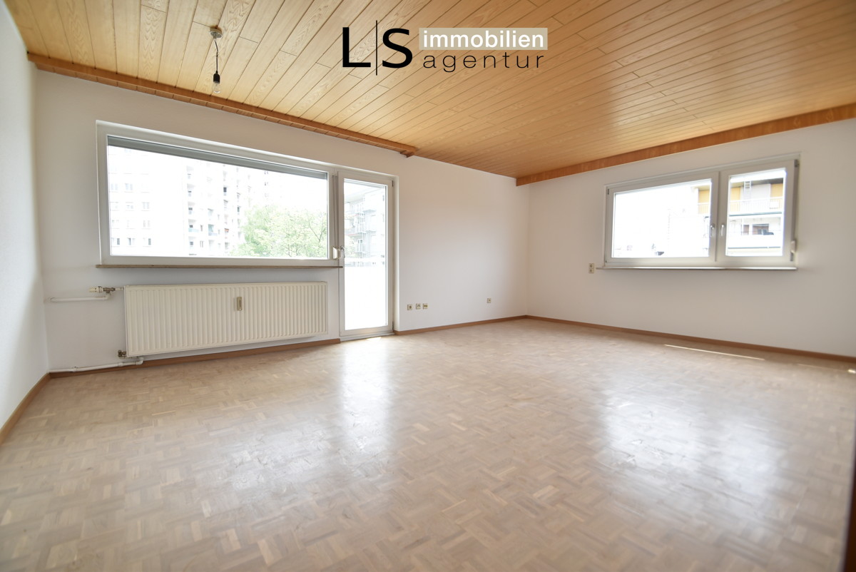 *Top-Aussicht* Renovierte 3-Zimmer-Wohnung in City-Lage!, 70182 Stuttgart, Wohnung