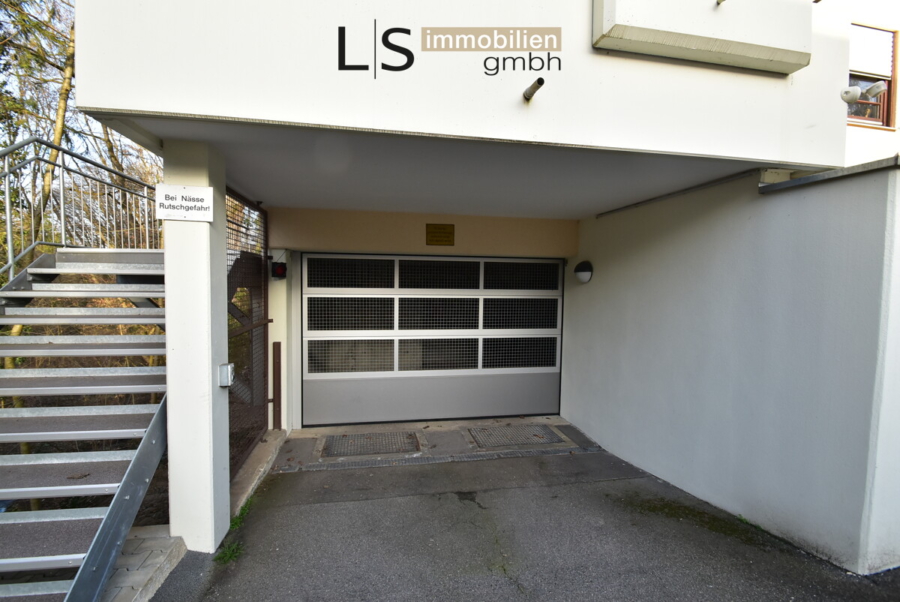 Tiefgaragenzufahrt