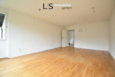 Wohnzimmer | 1. Wohnebene - *Unikat in S-West* Besondere Maisonette-Wohnung mit 700 m² Gartenparadies, Gartenhaus und Garage!