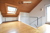 Flurbereich | 2. Wohnebene - *Unikat in S-West* Besondere Maisonette-Wohnung mit 700 m² Gartenparadies, Gartenhaus und Garage!