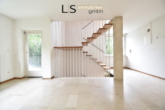 Flurbereich | 1. Wohnebene - *Unikat in S-West* Besondere Maisonette-Wohnung mit 700 m² Gartenparadies, Gartenhaus und Garage!