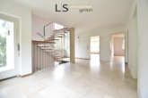 Flurbereich | 1. Wohnebene - *Unikat in S-West* Besondere Maisonette-Wohnung mit 700 m² Gartenparadies, Gartenhaus und Garage!