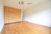 Schlafzimmer| 1. Wohnebene - *Unikat in S-West* Besondere Maisonette-Wohnung mit 700 m² Gartenparadies, Gartenhaus und Garage!