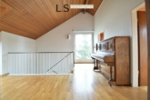 Flurbereich | 2. Wohnebene - *Unikat in S-West* Besondere Maisonette-Wohnung mit 700 m² Gartenparadies, Gartenhaus und Garage!