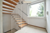 Flurbereich | 1. Wohnebene - *Unikat in S-West* Besondere Maisonette-Wohnung mit 700 m² Gartenparadies, Gartenhaus und Garage!