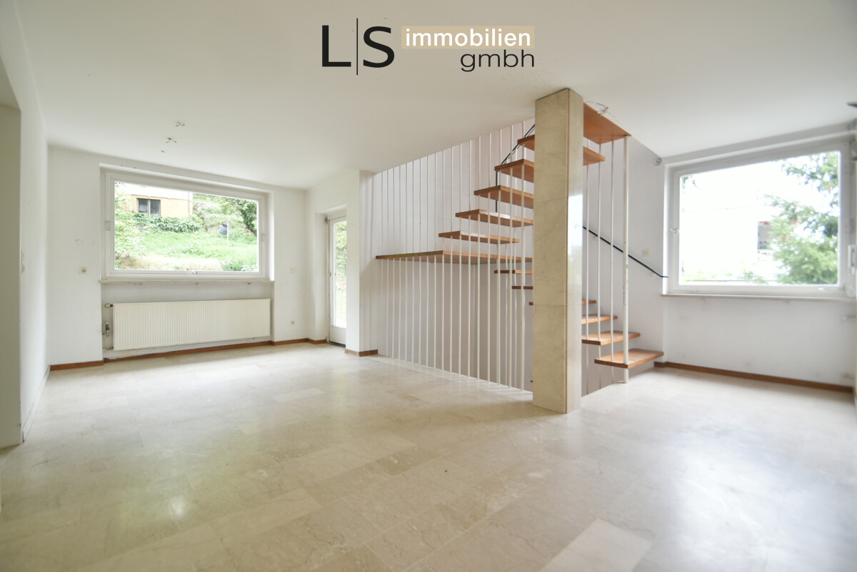 *Unikat in S-West* Besondere Maisonette-Wohnung mit 700 m² Gartenparadies, Gartenhaus und Garage!, 70197 Stuttgart, Maisonettewohnung