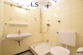 Badezimmer | 2. Wohnebene - *Unikat in S-West* Besondere Maisonette-Wohnung mit 700 m² Gartenparadies, Gartenhaus und Garage!