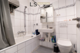 Badezimmer - *WG-geeignet* Schönes, helles 2-Zimmer-City-Apartment in Stuttgart-Ost nahe Parkanlage Villa Berg!