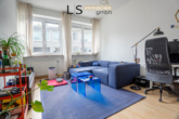 Wohnzimmer - *WG-geeignet* Schönes, helles 2-Zimmer-City-Apartment in Stuttgart-Ost nahe Parkanlage Villa Berg!