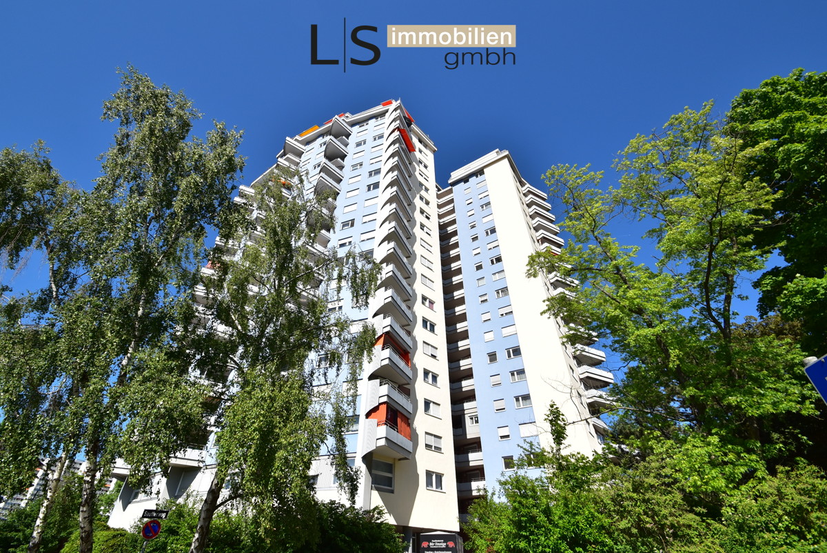 Charmante 3-Zimmer-Wohnung mit Potenzial, Fernblick und Garagenoption im „Salute“ in S-Fasanenhof!, 70565 Stuttgart, Wohnung