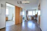 Flurbereich - Charmante 3-Zimmer-Wohnung mit Potenzial, Fernblick und Garagenoption im „Salute“ in S-Fasanenhof!