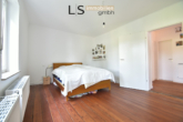 Schlafzimmer - **Traumhaft** Renovierte Altbau-Etagenwohnung in absolut ruhiger Lage von Stuttgart-Ost!