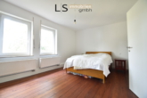 Schlafzimmer - **Traumhaft** Renovierte Altbau-Etagenwohnung in absolut ruhiger Lage von Stuttgart-Ost!