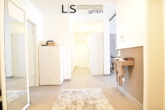 Eingangs-/Flurbereich - Exklusive 3,5-Zimmer-Wohnung mit XXL-Terrasse, Designküche & 2 Kfz-Stellplätzen – jetzt besichtigen!