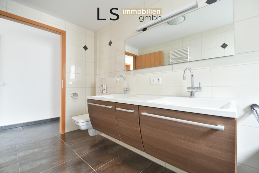 Badezimmer mit Wanne
