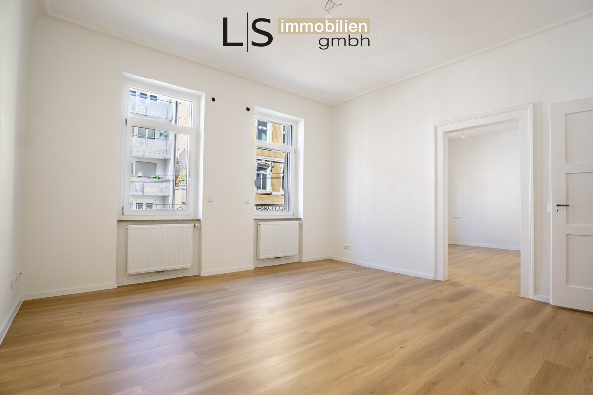 *Saniert* Charmante 2-Zimmer-Altbau-Wohnung mitten im Stuttgarter Westen!, 70197 Stuttgart, Wohnung