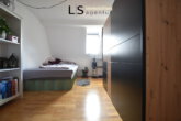 Schöne, helle 2-Zimmer-Wohnung in zentrumsnaher Lage von S-Degerloch! - Schlafzimmer