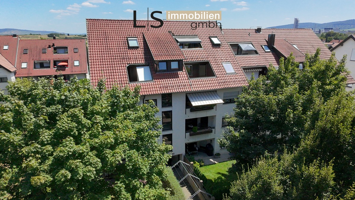 *Ihr Wohntraum zum Selbstgestalten – 3-Zimmer-Dachgeschosswohnung in Top-Lage mit 2 Stellplätzen!*, 70736 Fellbach, Dachgeschosswohnung