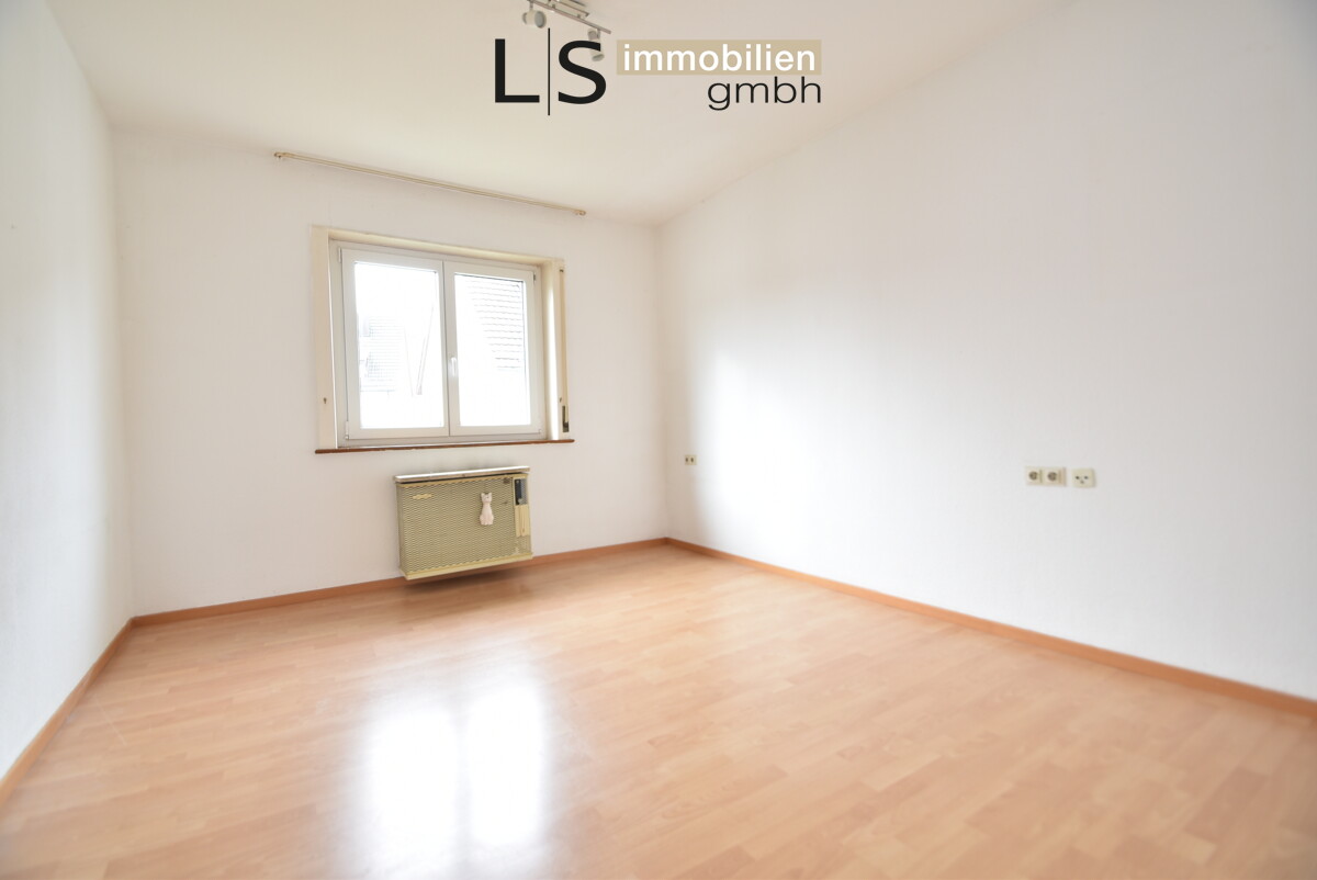 Singles & Paare aufgepasst! Gemütliche und helle 2-Zimmer-Wohnung!, 70327 Stuttgart, Wohnung