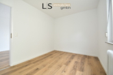 Schlafzimmer - *S-Haigst – Atemberaubende Aussicht!* Renovierte Terrassen-Wohnung mit Panoramablick über Stuttgart!