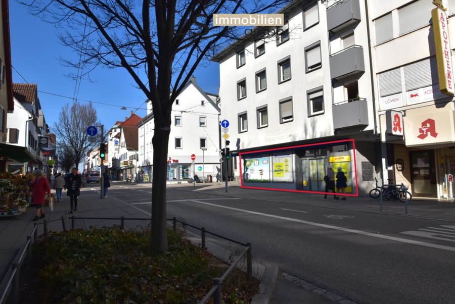 Straßenansicht Ladenfläche