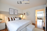 Schlafzimmer - *Neuwertig* Sehr schöne und helle 4-Zimmer-Wohnung mit Balkon und Tiefgarage in Oberesslingen!