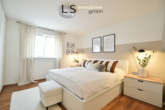 Schlafzimmer - *Neuwertig* Sehr schöne und helle 4-Zimmer-Wohnung mit Balkon und Tiefgarage in Oberesslingen!