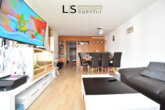 *Tolle Aussicht* Gemütliche und helle 3-Zimmer-Wohnung mit Balkon und Kfz-Stellplatz in S-Botnang! - Wohnzimmer