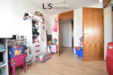 *Tolle Aussicht* Gemütliche und helle 3-Zimmer-Wohnung mit Balkon und Kfz-Stellplatz in S-Botnang! - Kinderzimmer