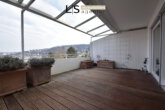 *Atemberaubende Aussicht!* Hochwertige 2,5-Zimmer-Terrassenwohnung mit Panoramablick über Stuttgart! - Terrasse