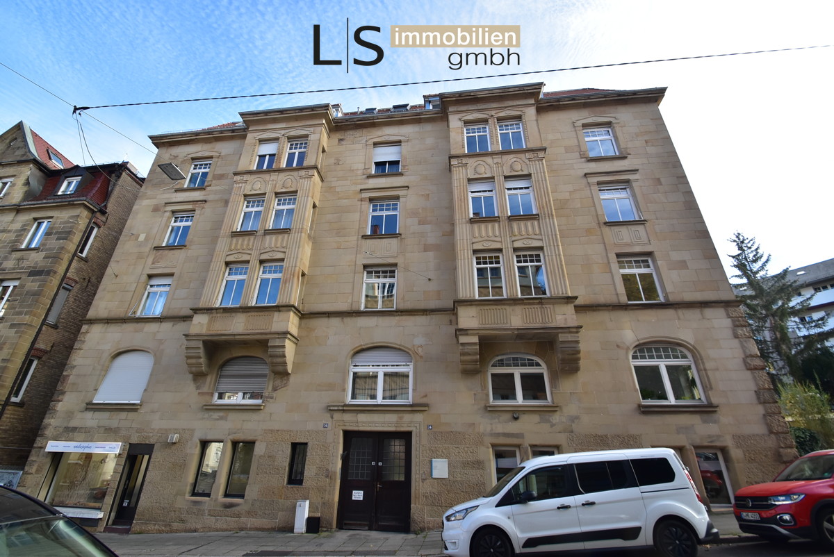 *Traumhaftes Altbaujuwel im Stuttgarter Westen* Große 4-Zimmer-Etagen-Wohnung mit Balkon und Loggia!, 70197 Stuttgart, Etagenwohnung