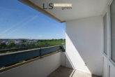 Balkon - *Saniert* Attraktive 2-Zimmer-Wohnung mit Süd-Balkon & Aussicht über Korber Höhe + KFZ-Stellplatz!