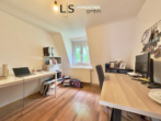 Büro - Sehr schöne und charmante 4-Zimmer-DG-Wohnung in absolut ruhiger Lage von Stuttgart-Ost!