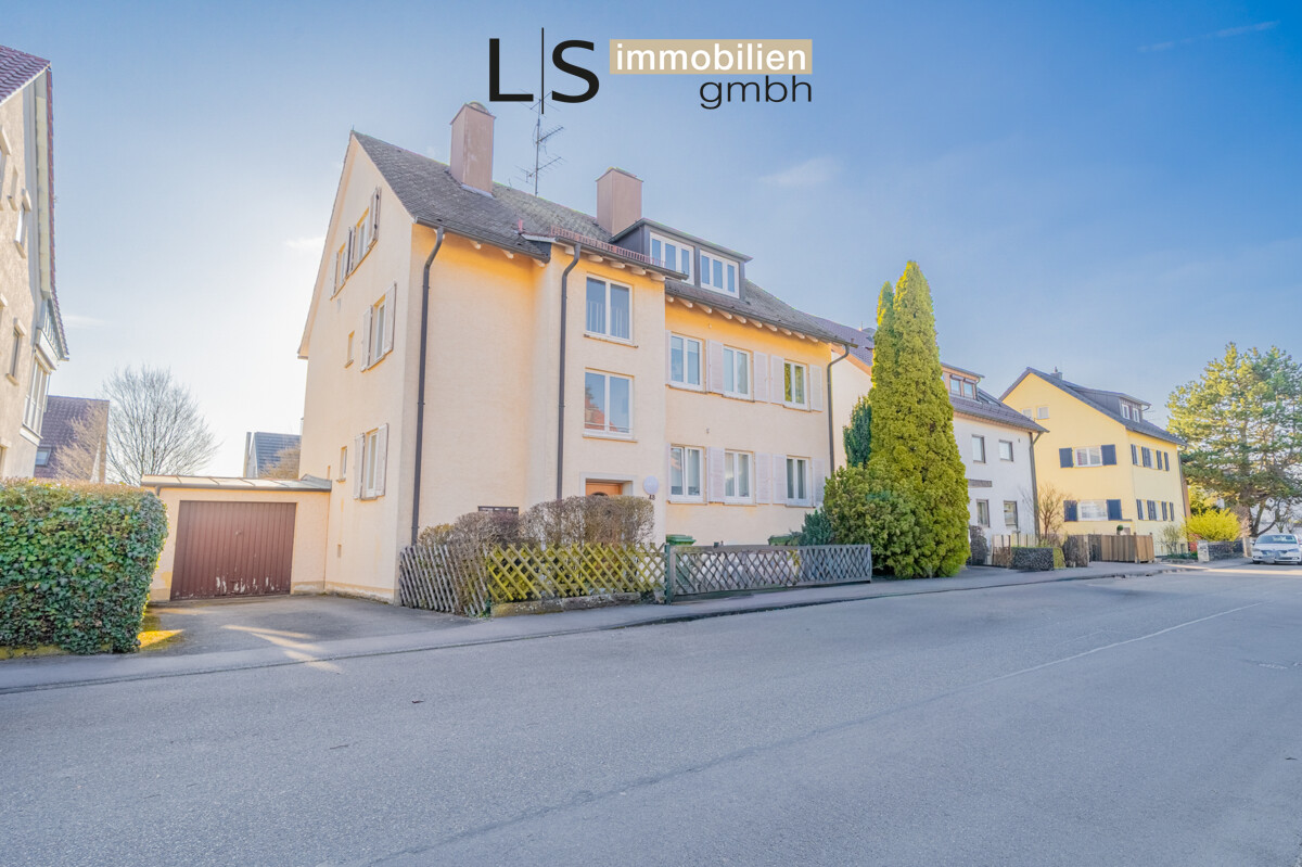 *Anlage oder Eigennutzung* Charmantes 3-Familienhaus mit Garage und Garten in attraktiver Wohnlage!, 70567 Stuttgart / Möhringen, Mehrfamilienhaus