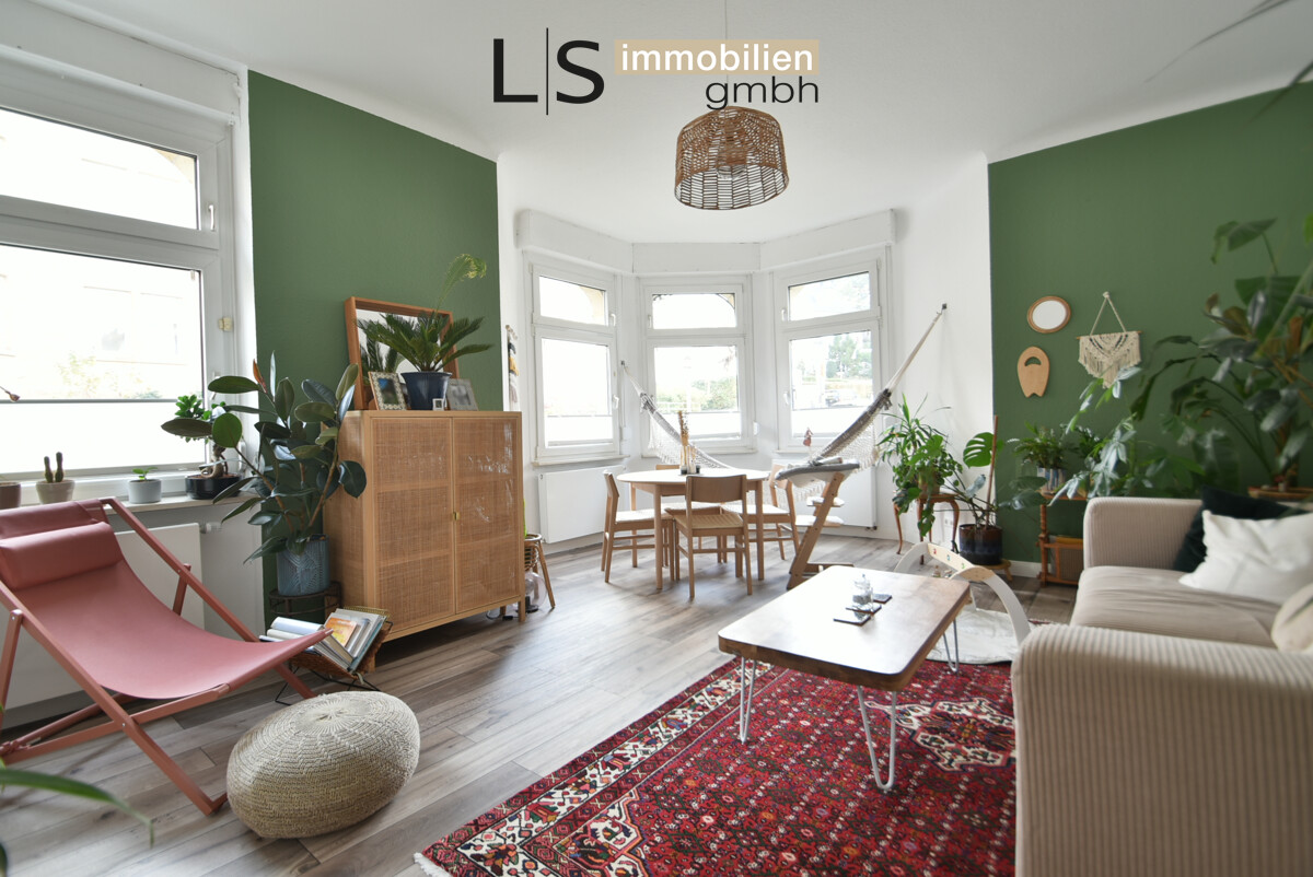 *Mitten im Westen* Renovierte Altbauwohnung mit Garage nahe Hölderlinplatz!, 70193 Stuttgart, Erdgeschosswohnung