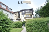 Hausansicht - *TRAUMHAFT* Sehr schöne und moderne 2-Zimmer-Wohnung mit Balkon und TG-Stellplatz an Einzelperson!
