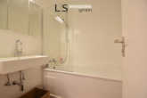 Badezimmer - Weitblick inklusive: Moderne 2,5-Zimmer-Wohnung mit Balkon & Stellplatz in Stuttgart-Fasanenhof!