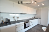 Küchenbereich - Weitblick inklusive: Moderne 2,5-Zimmer-Wohnung mit Balkon & Stellplatz in Stuttgart-Fasanenhof!