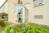 Hauszugang - *Degerloch pur – zeitlos schön* Hochwertig sanierte Wohnung mit Balkon und hervorragender Anbindung!