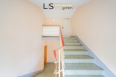 Treppenhaus - *Degerloch pur – zeitlos schön* Hochwertig sanierte Wohnung mit Balkon und hervorragender Anbindung!