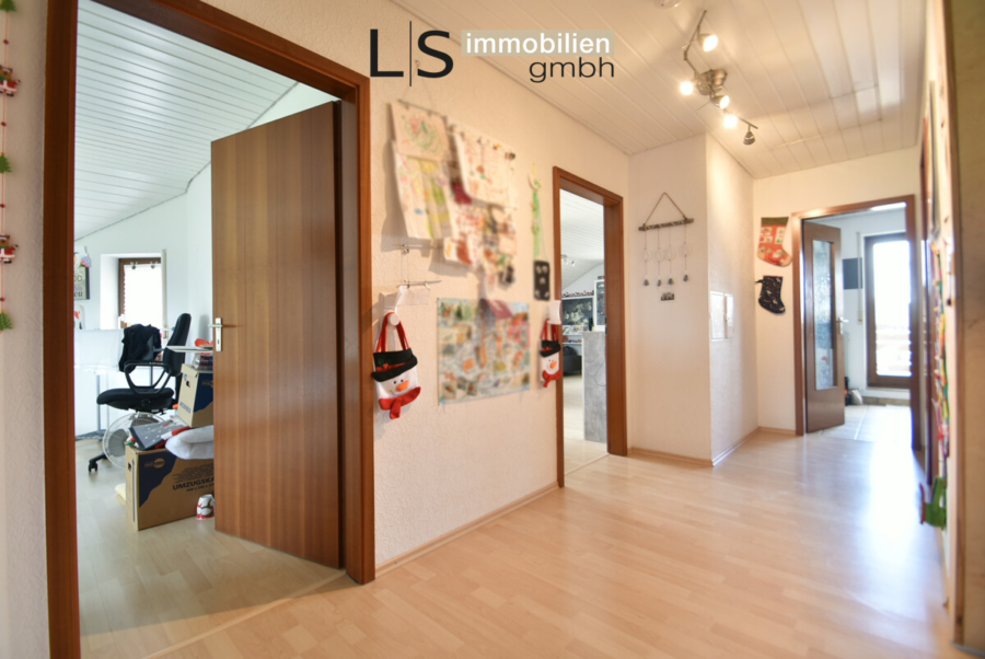 Eingangs-/Flurbereich | Wohnung DG