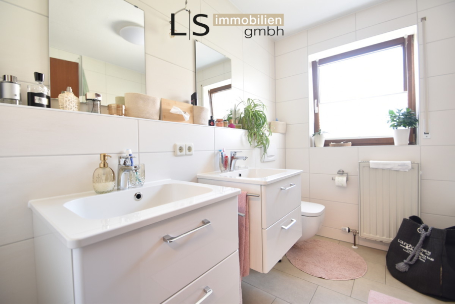 Badezimmer | Wohnung EG