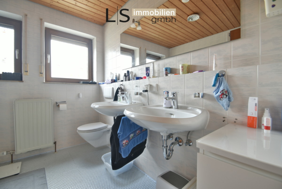 Badezimmer | Wohnung DG