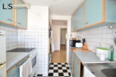 Sehr schöne und charmante 4-Zimmer-DG-Wohnung in absolut ruhiger Lage von Stuttgart-Ost! - Küche