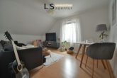 Wohnzimmer - **Dachgeschoss** Gemütliche 3 Zimmer-DG-Wohnung in schönem Altbau, mitten im Stuttgarter Westen!