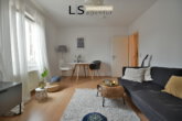 Wohnzimmer - **Dachgeschoss** Gemütliche 3 Zimmer-DG-Wohnung in schönem Altbau, mitten im Stuttgarter Westen!