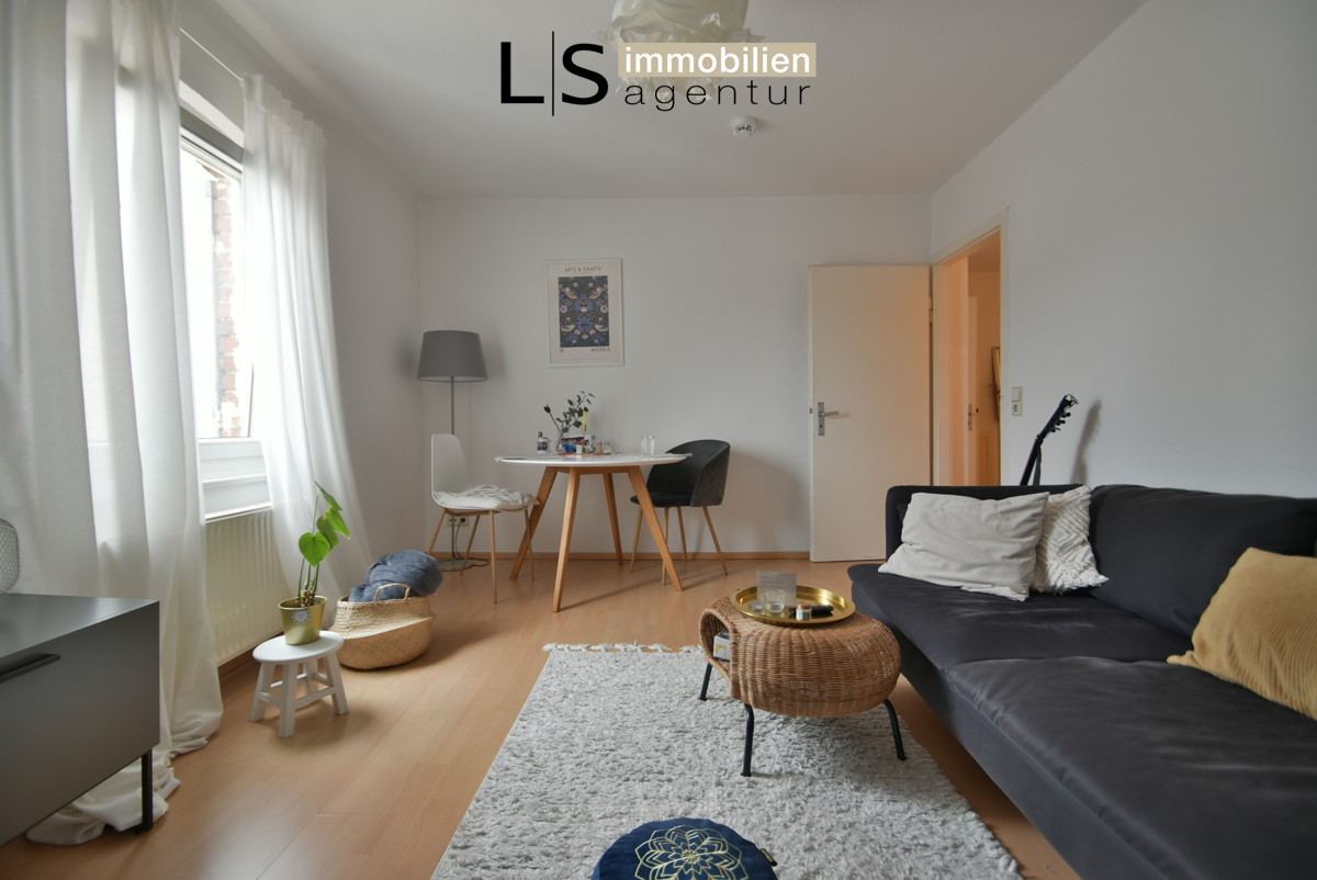 **Dachgeschoss** Gemütliche 3 Zimmer-DG-Wohnung in schönem Altbau, mitten im Stuttgarter Westen!, 70197 Stuttgart, Dachgeschosswohnung