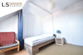 Schlafzimmer - **Dachgeschoss** Gemütliche 3 Zimmer-DG-Wohnung in schönem Altbau, mitten im Stuttgarter Westen!