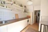 **Dachgeschoss** Gemütliche 3 Zimmer-DG-Wohnung in schönem Altbau, mitten im Stuttgarter Westen! - Küche mit EBK