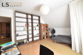 **Dachgeschoss** Gemütliche 3 Zimmer-DG-Wohnung in schönem Altbau, mitten im Stuttgarter Westen! - Wohnbereich